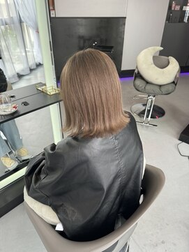 クク 那覇国際通り(CUCU) 国際通り店/レイヤーカット/ハイトーン/韓国風カラー