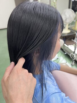 ゼロ(Zero) 大人可愛い小顔インナーカラー×ネイビーブルー20代30代40代