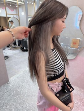 ロンドルピナス 小倉(Lond Lupinus) ミディアムヘア暗めカラー/デザインカラー/フェイスフレーミング