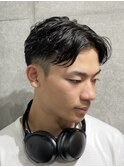 フェザーパーマ　フェザーショート　韓国ヘア　ビジネスヘア