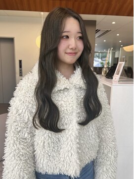 ローレンアオ(LOREN AO) 黒髪/クラゲヘアー/オリーブグレー/小顔/ココアベージュ/矢場町