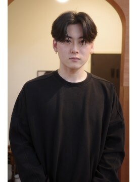 エディ(Edy) メンズセンターパートコンマバングケアパーマ韓国ヘアカルマヘア