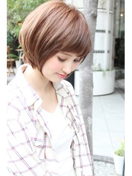 レウナ 外苑前(Reuna) 黒髪アッシュ★丸みのあるシンプルショート【外苑前・表参道】