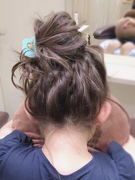 ロイヤルヘアー(ROYAL HAIR) お団子ヘア