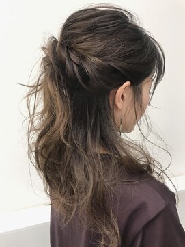 テラバイアフロートシーグラスコテージ (terra by afloat SEAGLASS COTTAGE) ハーフアップアレンジ アレンジヘア 二子玉川