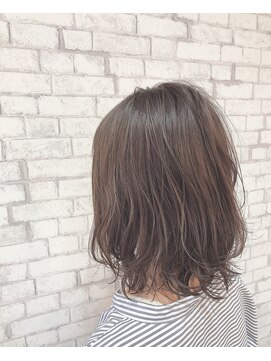 ヘアデザイン ハル(hair design HaLu) #グレージュ#ボブレイヤー#透明感