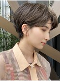 耳かけバランスが◎前下がりショート