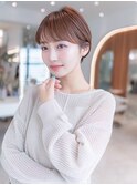 20代30代大人かわいい斜めバンググレージュカラー小顔前髪ボブ