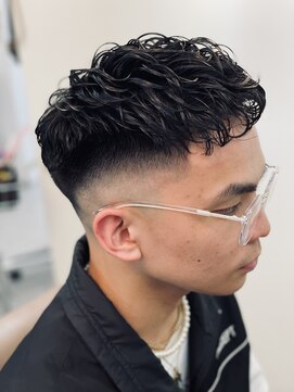 エマージュ 蒲田(Emerge) クロップパーマスキンフェードカット