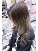 ロングレイヤースタイル グラデーションカラー 外国人風カラー