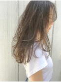 カーキグレージュ_グレーベージュレイヤーロング前髪パーマ