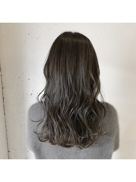 エメ(EME) ダークアッシュ Taiki