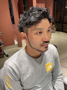 エメン(EMEN) スパイラルショート　担当土井