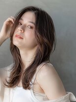 大人かわいい／20代30代／バングカット／オリーブベージュ