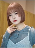 イメチェン　ミニボブ　切りっぱなしボブ　ピンクベージュ