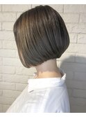 ミニボブ×透明感アッシュベージュカラー