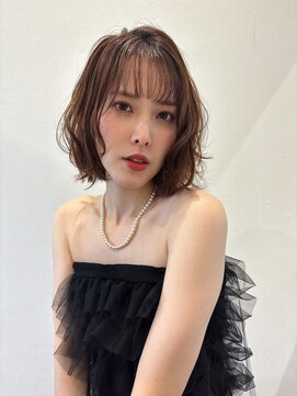 シーク(seek) 巻き髪×ボブ