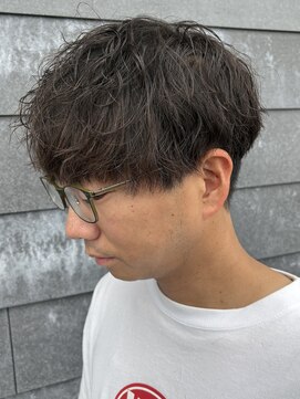 ヒュイル バイ ニアウ(Hwyl by Niau) メンズマッシュシャドウパーマスパイラルパーマニュアンスパーマ