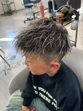 メンズサロン キング 枚方店(Men’s salon K!ng) 波巻きツイストスパイラルパーマ/フェザーパーマ/眉毛/メンズ