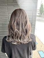 トゥエンティ(twenty)&nbsp;やわらかベージュ×ハイライトバレイヤージュ