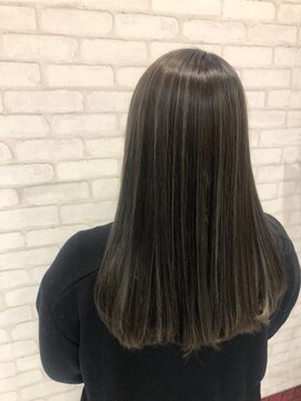 ビスイル 秋葉原店(Vis ill) ハイライト/大人かわいい/アッシュブラック/10代20代30代/小顔