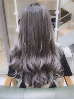 デイズ(days)&nbsp;ダークグレージュカラー　ゆるふわロングカット