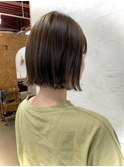 外ハネ切りっぱなしエモージュフルバング似合わせカット