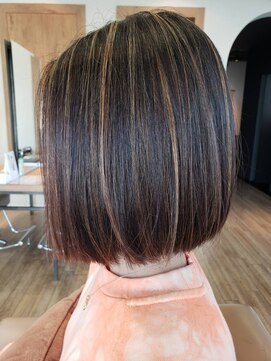 フリージュア(FREEJUA) [FREEJUA/北上尾]ハイライト×大人の小顔ボブ