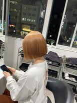 シアター 表参道青山(THEATER) ブリーチオンカラーミルクティーベージュショートボブ