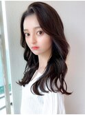後れ毛が可愛い顔周りレイヤーハイレイヤーロング