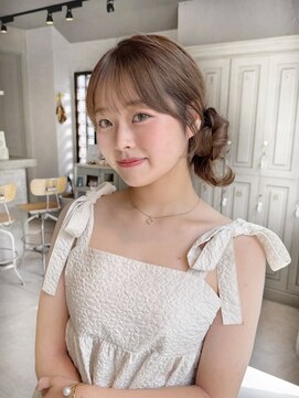 カシュカシュ 表参道(cache cache) サイドお団子アレンジヘアセットミルクティーブラウンカラー