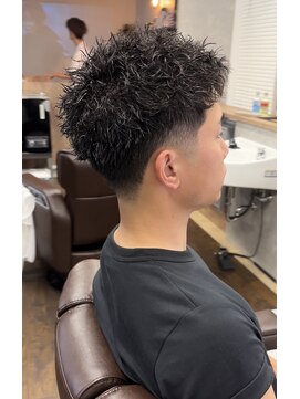 バタクラン(BATACLAN) ピンパーマ/テーパーフェード/バーバー/シェービング/眉毛/理容