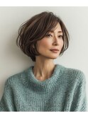 横顔美人を引き出す前下がりボブ