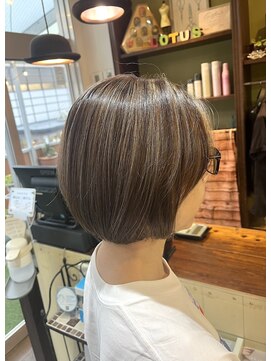 ロータスヘアーデザイン(Lotus Hair Design) 【lotus下枝】白髪ぼかしハイライト/アッシュベージュ/丸みボブ