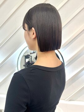 最新トレンドミニマルボブ