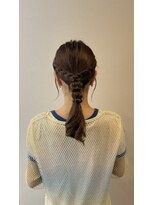 メデル(mederu) ヘアアレンジ一つ結び結婚式お呼ばれスタイル
