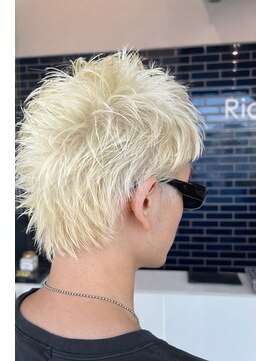 リドル ヘアー 駒生店(Riddle HAIR) ホワイト系スパイキーショート