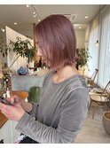 ピンクベージュ