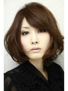 エイト(salon 8) ☆８ミディアムスタイル☆