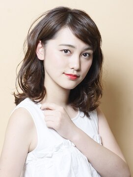 アンダートゥリー(_TREE) 大人のミディアム「ウェイビー×ルーズ」【表参道】