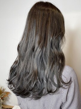 五角髪 ハイライトいっぱいなオリーブ系とグレー系なやつ