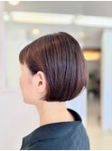 首元スッキリショートボブ×透明感のあるグレイ系カラー