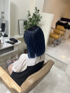 カリーナ(CARINA) ハイトーン/ネイビーカラー