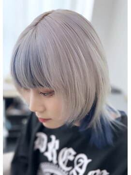 マーキー 名古屋栄(MARQUEE) ☆玉腰指名☆ホワイト×ネイビーブルー/前髪インナー/派手髪