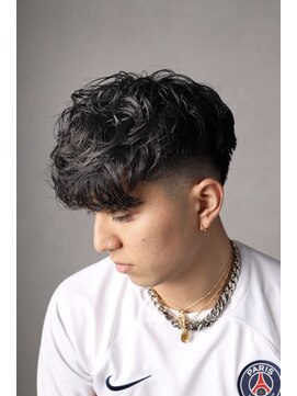 ハングアウト(Hangout) スペインカール/メンズパーマ/フェードカット/マレットヘア