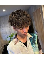 レオン(LEON)&nbsp;ツイスパ　ハイライト　波巻き　パーマ　六甲　メンズ