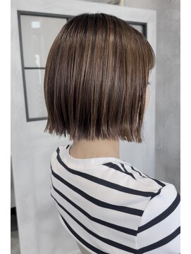 クラシカ(classika) 切りっぱなしボブ×透明感チョコレートカラー♪