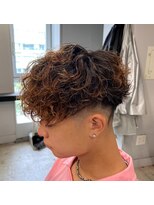 ライズ 渋谷店(RISE) 刈り上げフェードスペインカールスパイラル