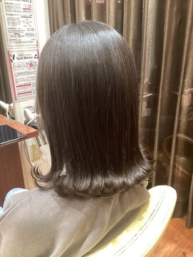 大人可愛い美シルエット外ハネスタイル