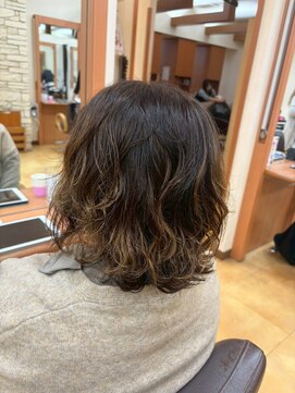 ヒラトヤ 肴町店 20代30代40代立体感ゆるふわミディアム×グラデーションカラー